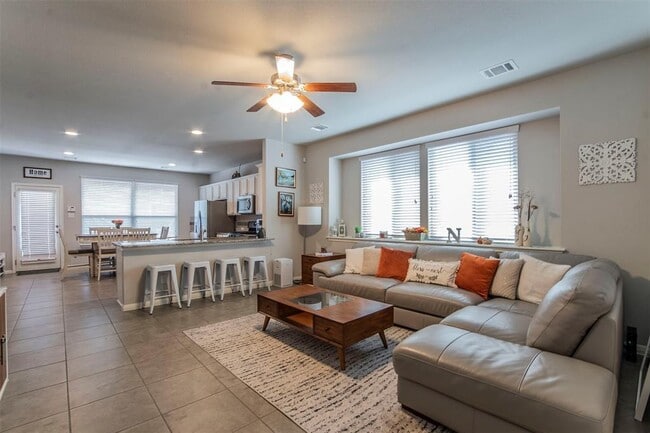 Photo - 352 S Brook Dr
