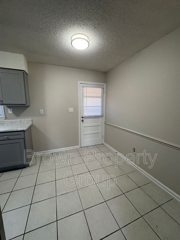 Photo - 2127 Grand Prix Dr Unit Apt K