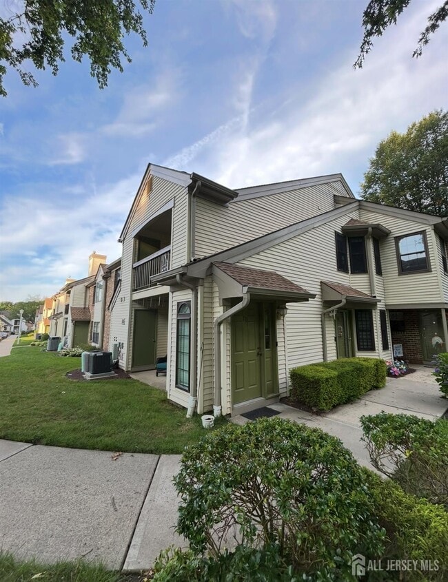 Photo - 715 Sunshine Ct Townhome