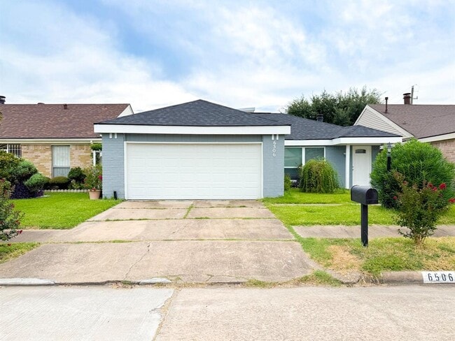 Building Photo - 6506 Briar Glade Dr Rental