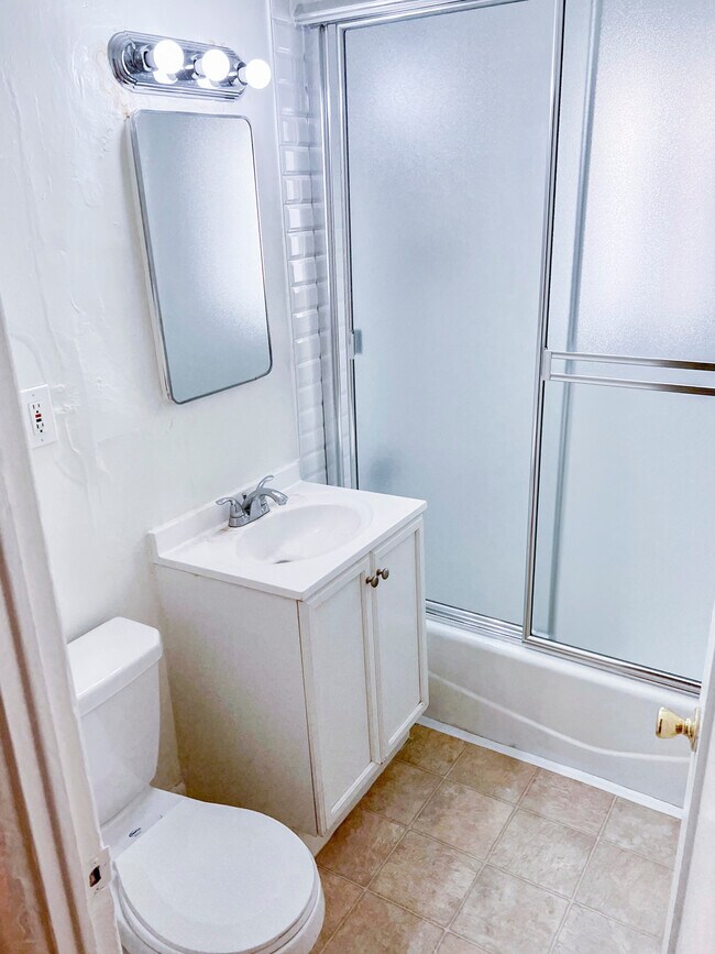 Photo - 350 N Orange Grove Ave