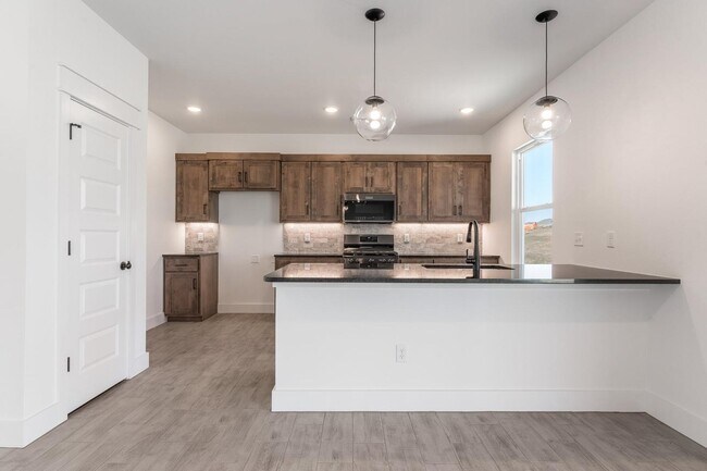 Photo - 1140 Ari Ave