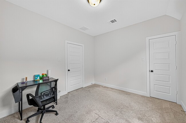 Building Photo - 8735 Flounder Rosa Ln