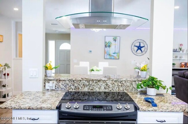 Photo - 780 Ashwood St