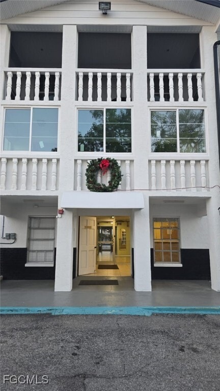 Building Photo - 3704 Broadway Unit 112