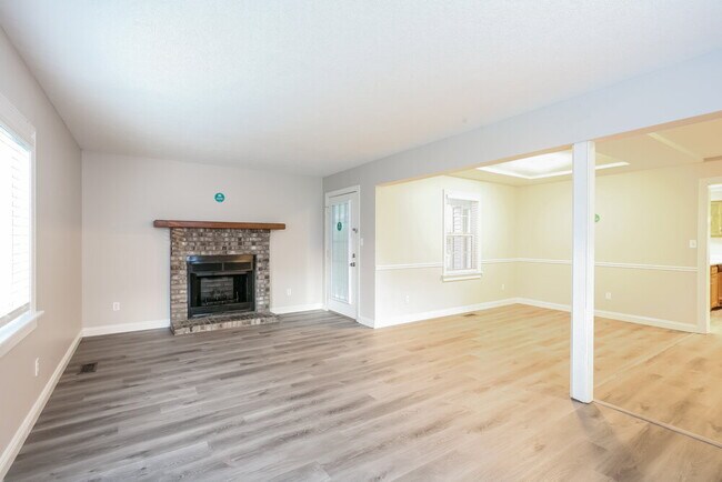 Photo - 5015 Sylvan Rd