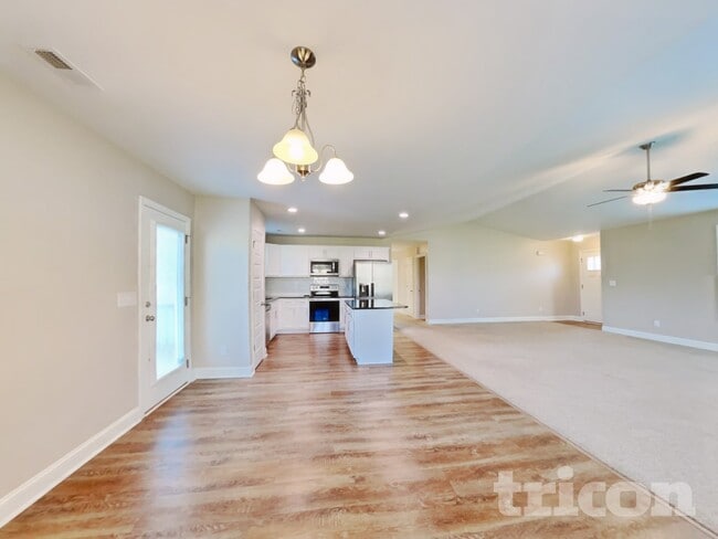 Photo - 85 Arrow Ln