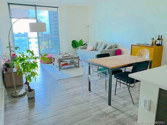 Building Photo - 1100 S Miami Ave Rental