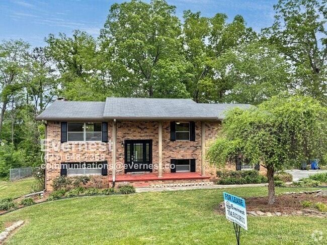 Building Photo - 2107 Crown Ct Ln Rental