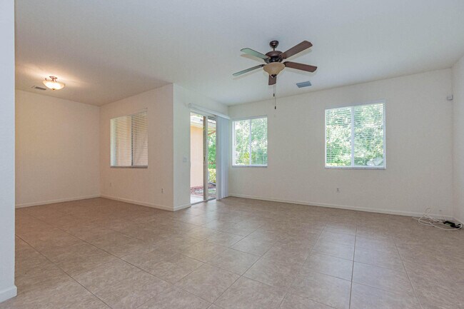 Photo - 2563 Stockbridge Square SW