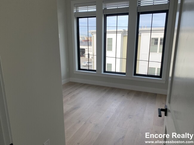 Photo - 157 Everett St Unit 303