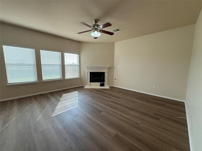 1529 Tonia Loop