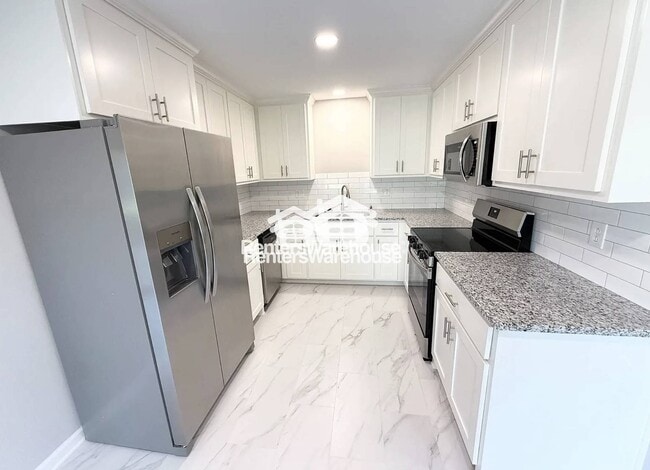 Photo - 7101 W 69th St