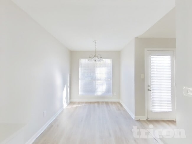 Photo - 65 Applewood Cir