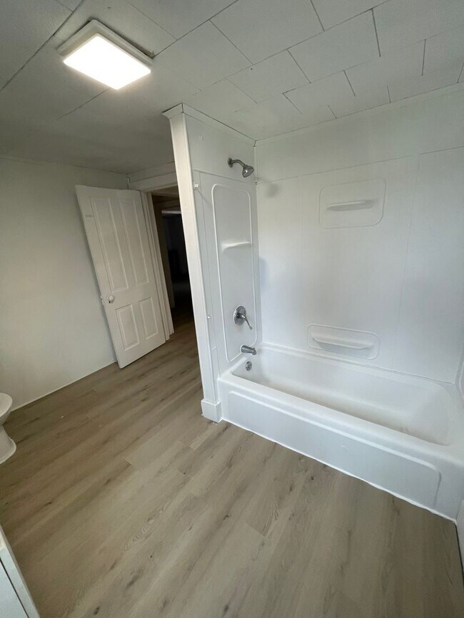 Photo - East Market Street Williamstown Unidad C