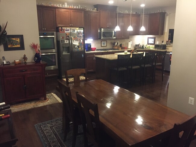 Photo - 6193 Royal Crest Ln