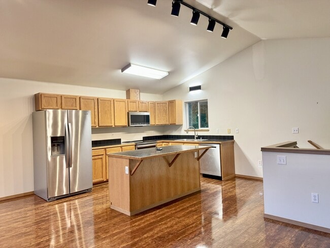 Photo - 2631 John St