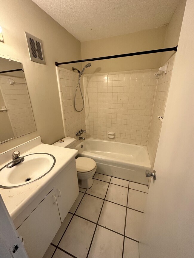 Photo - 50 Needle Blvd