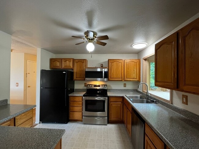 Photo - Excellent location at an affordable price!