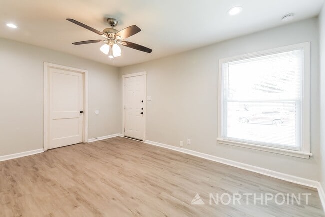 Photo - 3 BR/2BA | Updated Single Family Home | Gated backyard | In Dallas!