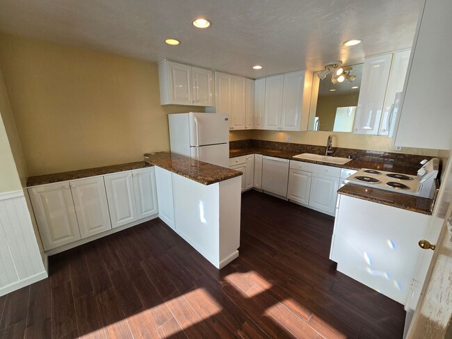 Photo - Spacious & Upgraded Clairemont Townhome – Prime Central Location!