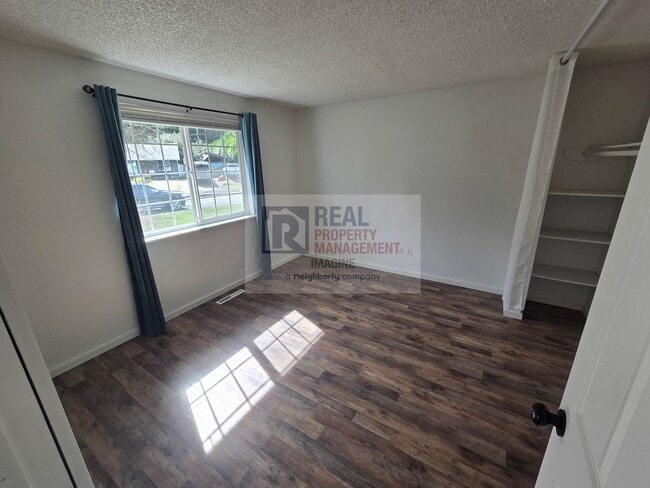 Photo - Updated 5 Bedroom Home!