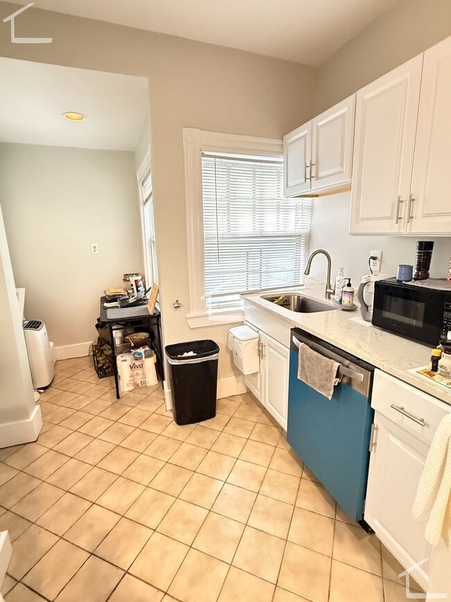 Photo - Brighton 3-bed/1-bath; Great Location on the B Line!