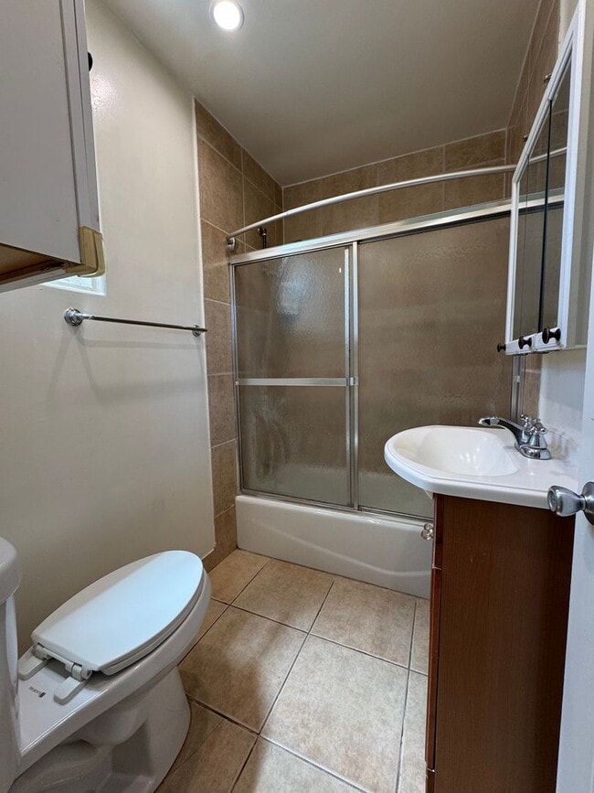 Photo - Upgraded 1 bedroom 1 bathroom, Great Glendale Location Unit 514 Hill Dr  B
