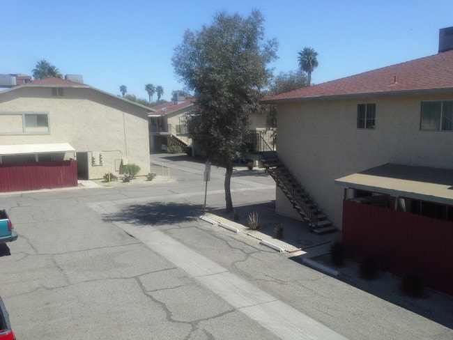 Photo - 1705 W Olive Ave Unidad D