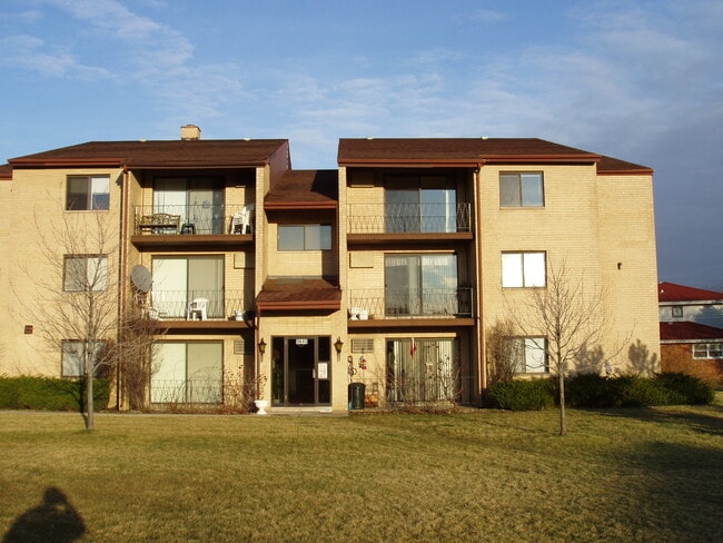 Building Photo - 9845 Cordoba Ct Unit 2 C