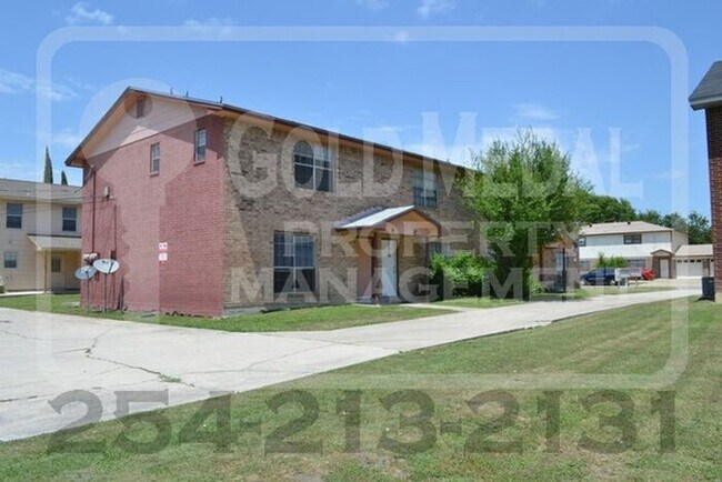 Building Photo - Spacious & affordable 3-bed, 2.5-bath! - N...