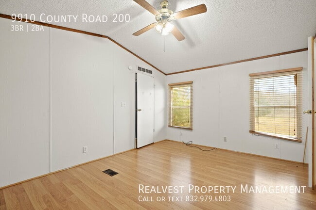 Photo - 9910 County Rd 200