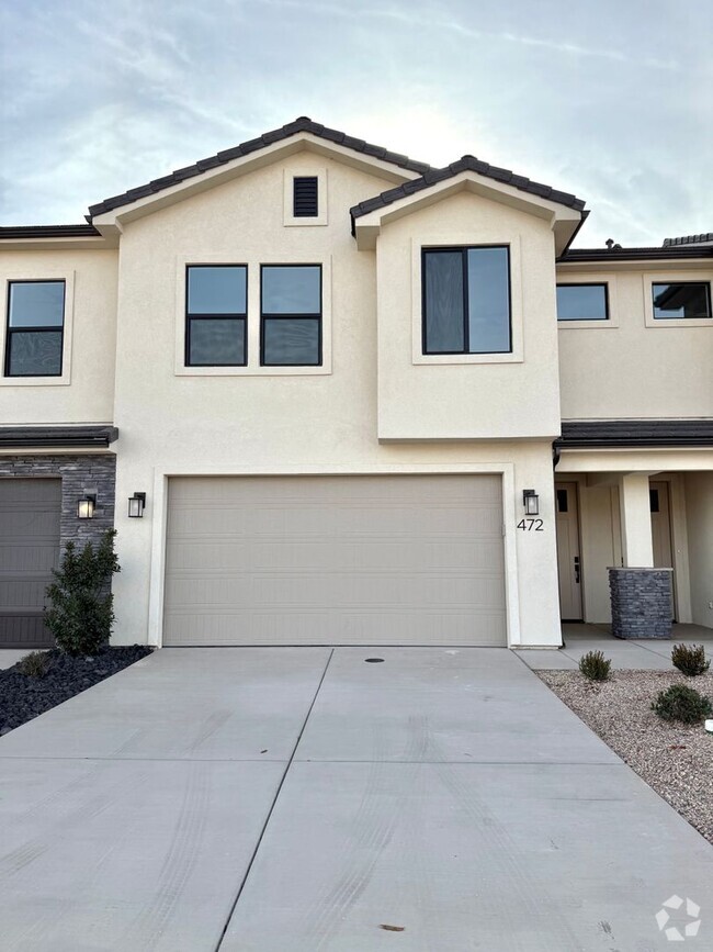 Building Photo - Brand-New Townhome in Heritage Place