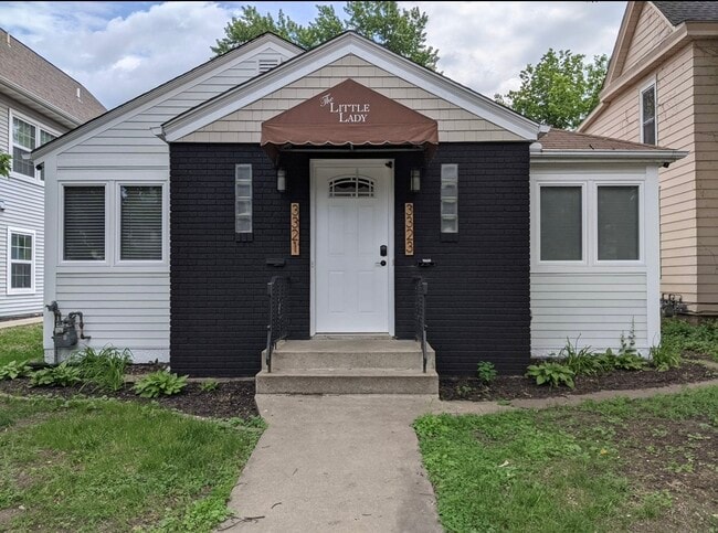 Building Photo - 3323 Bryant Ave S Rental