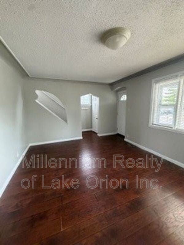 Photo - 6010 Hartwell St