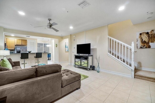 Photo - 111 SW 2nd Ave