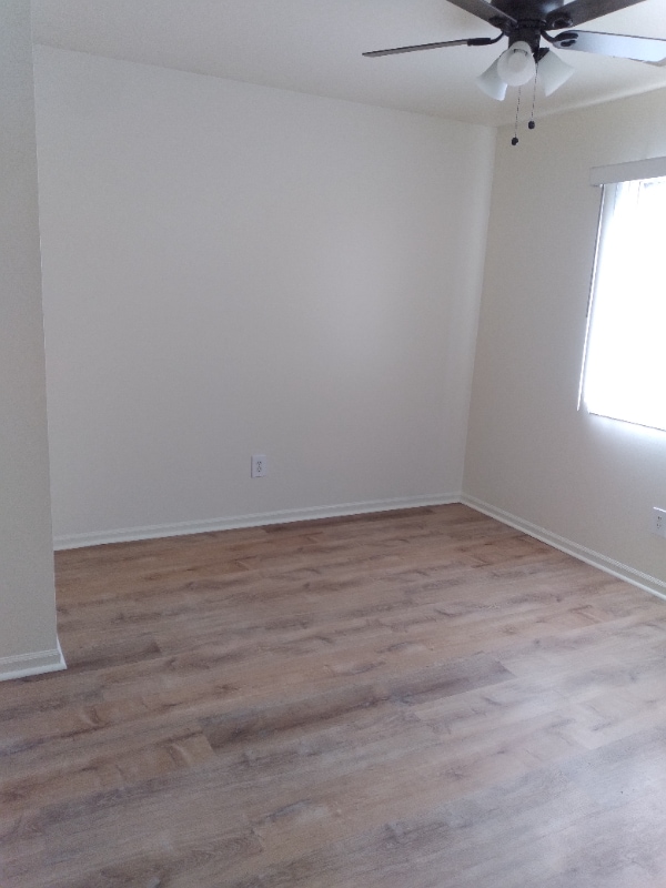 Photo - 1868 N Main St