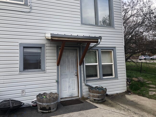 Photo - 603 NE Campus St