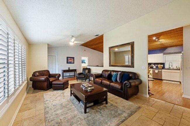 Photo - 756 Juniper Pl