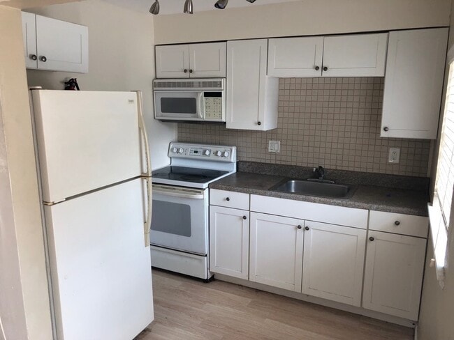 Photo - 410 28th St W