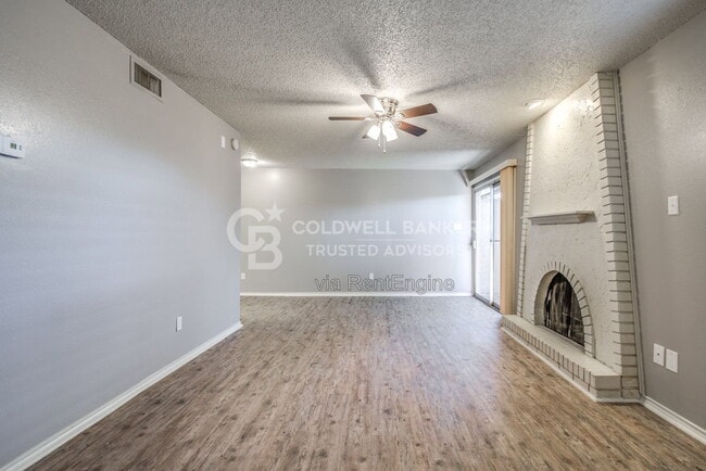 Photo - 5320 Kenosha Ave