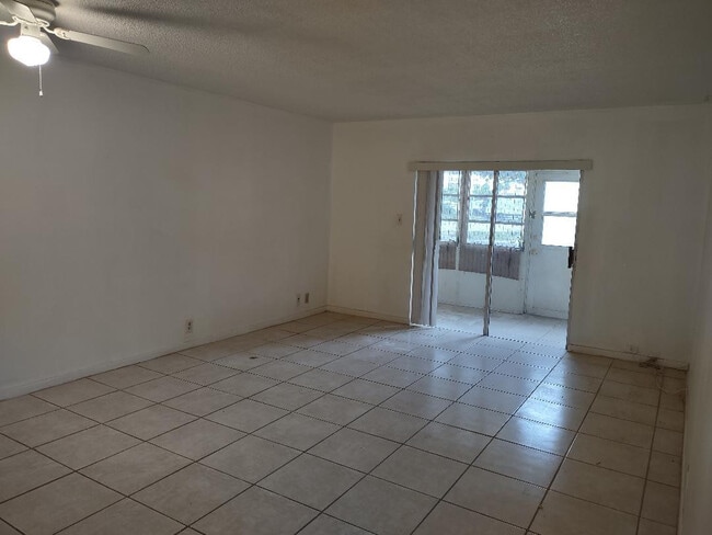 Photo - 2060 NW 48th Terrace Unidad 116