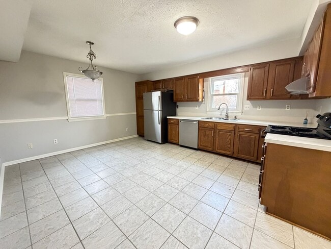 Photo - Prime location for a perfect 3 bed and 1.5 bath home!