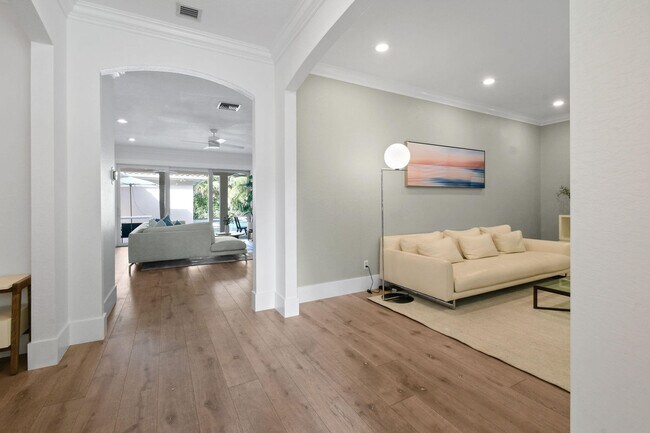 Photo - 158 Ennis Ln