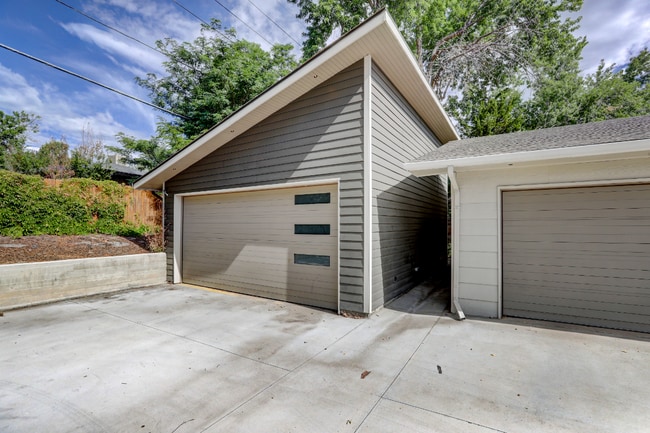 Photo - Spacious & Modern Home in Crestmoor Park!