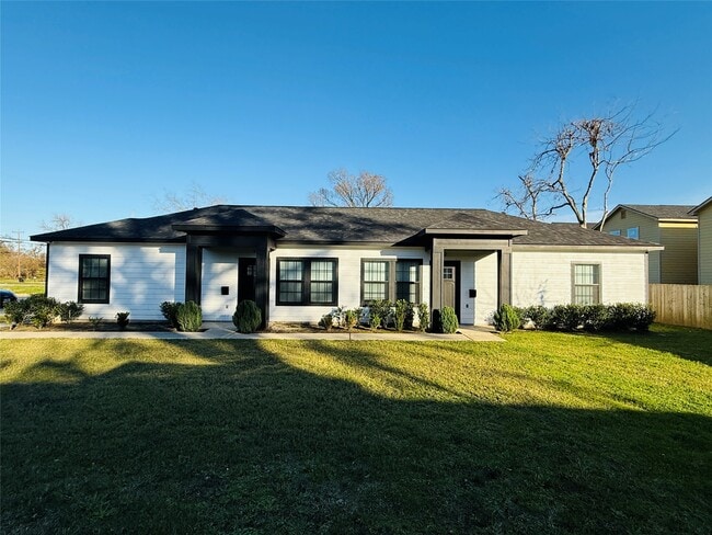 Building Photo - 4802 Cruse Rd