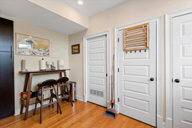 Photo - 2 bedroom in Chicago IL 60647 Unit 2