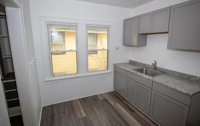 Photo - 13706 Coit Rd