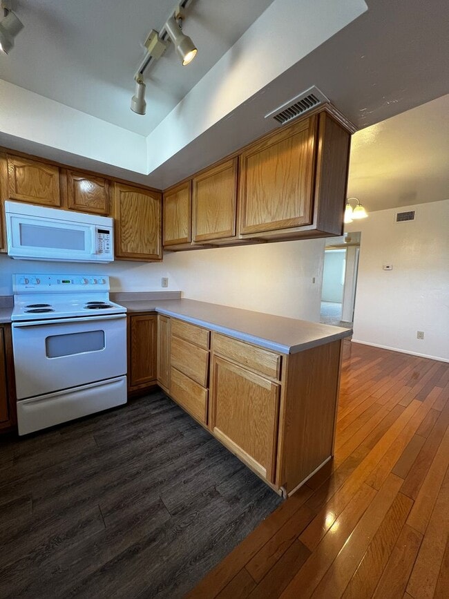 Photo - Upstairs Three Bedroom Condo ~ N. Prescott