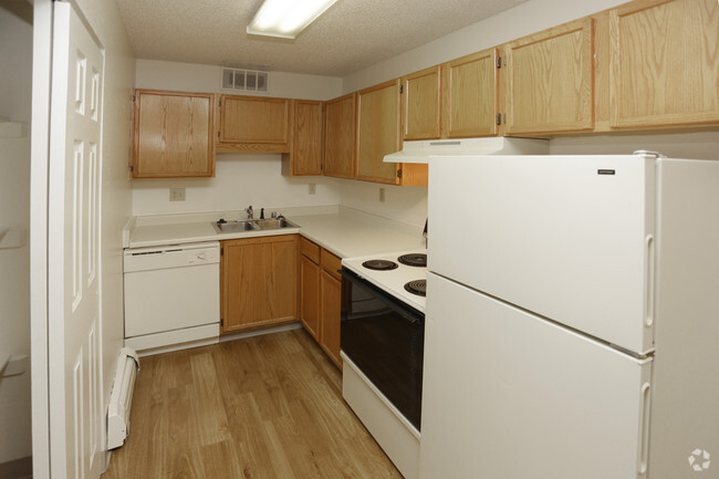2BR, 1BA - 800 SF - Fir Tree Apartments